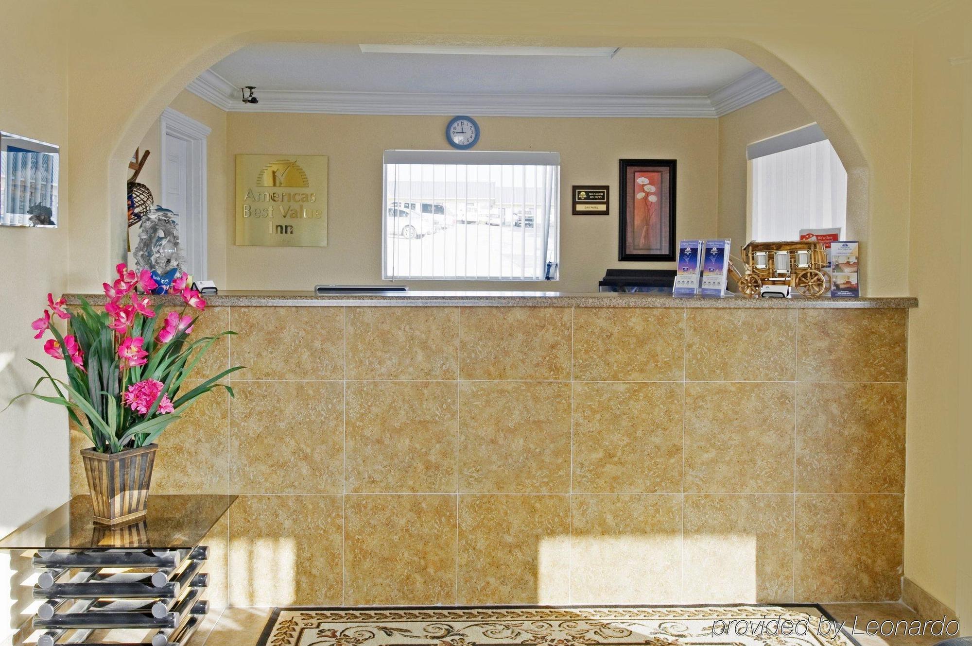 Americas Best Value Inn Gainesville Tx Интерьер фото