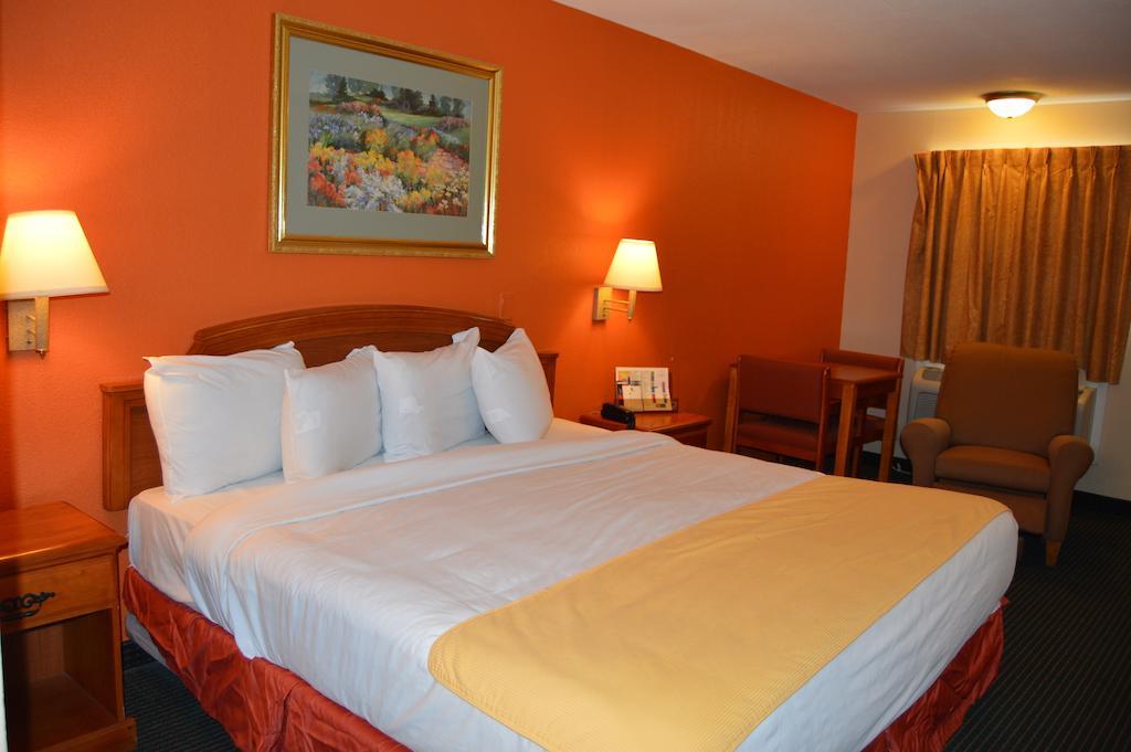 Americas Best Value Inn Gainesville Tx Номер фото