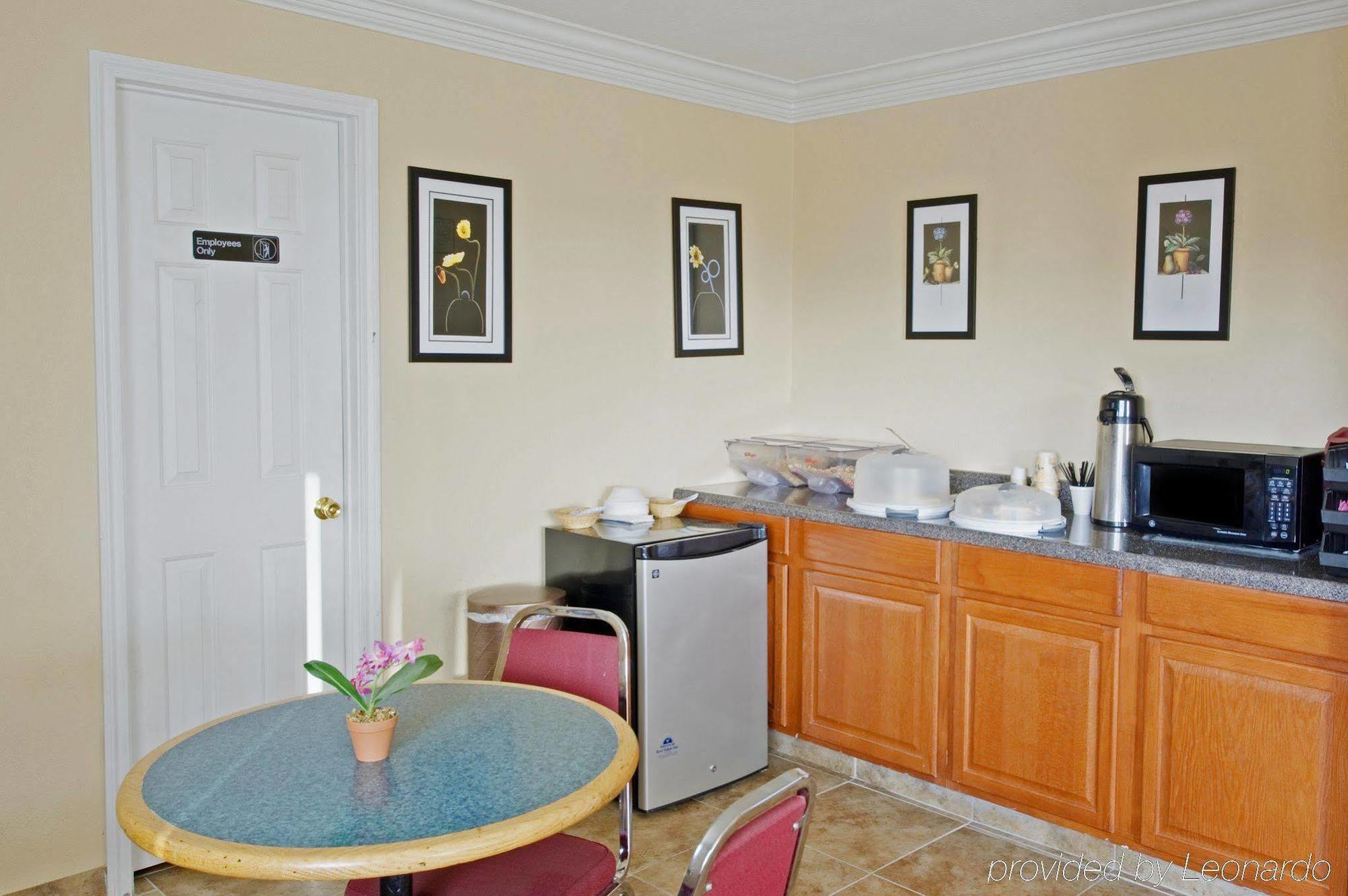 Americas Best Value Inn Gainesville Tx Ресторан фото
